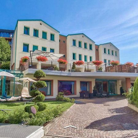 Hotel Sole Мале Екстер'єр фото